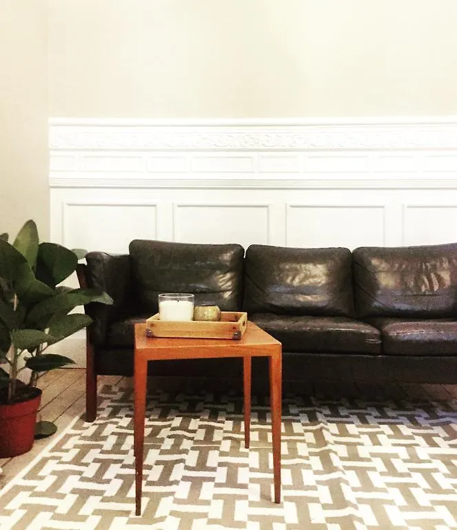 Sgt.Pepper'S Bnb Ixelles Bed & Breakfast