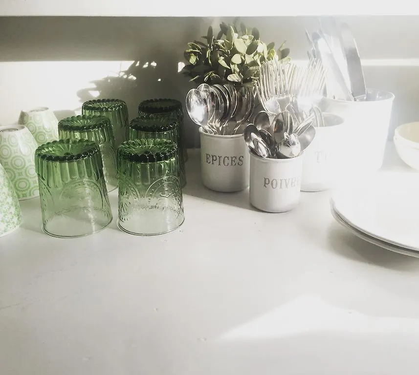 Sgt.Pepper'S Bnb Ixelles Bed & Breakfast